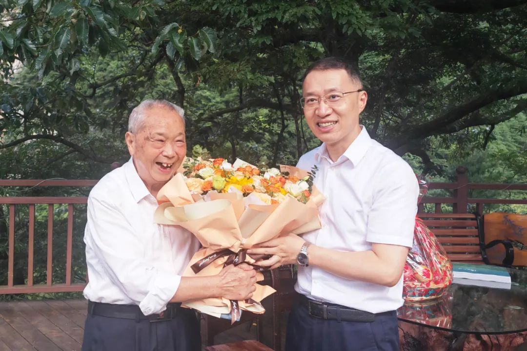 孙骏在万源调研时强调：深入学习贯彻习近平总书记来川视察重要指示精神 为加快建设“一区一枢纽一中心”提供坚强组织保障