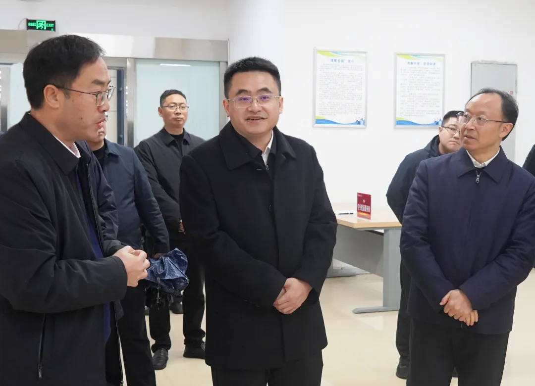 市委常委、组织部部长颜晓平赴高职院校调研、看望慰问优秀人才